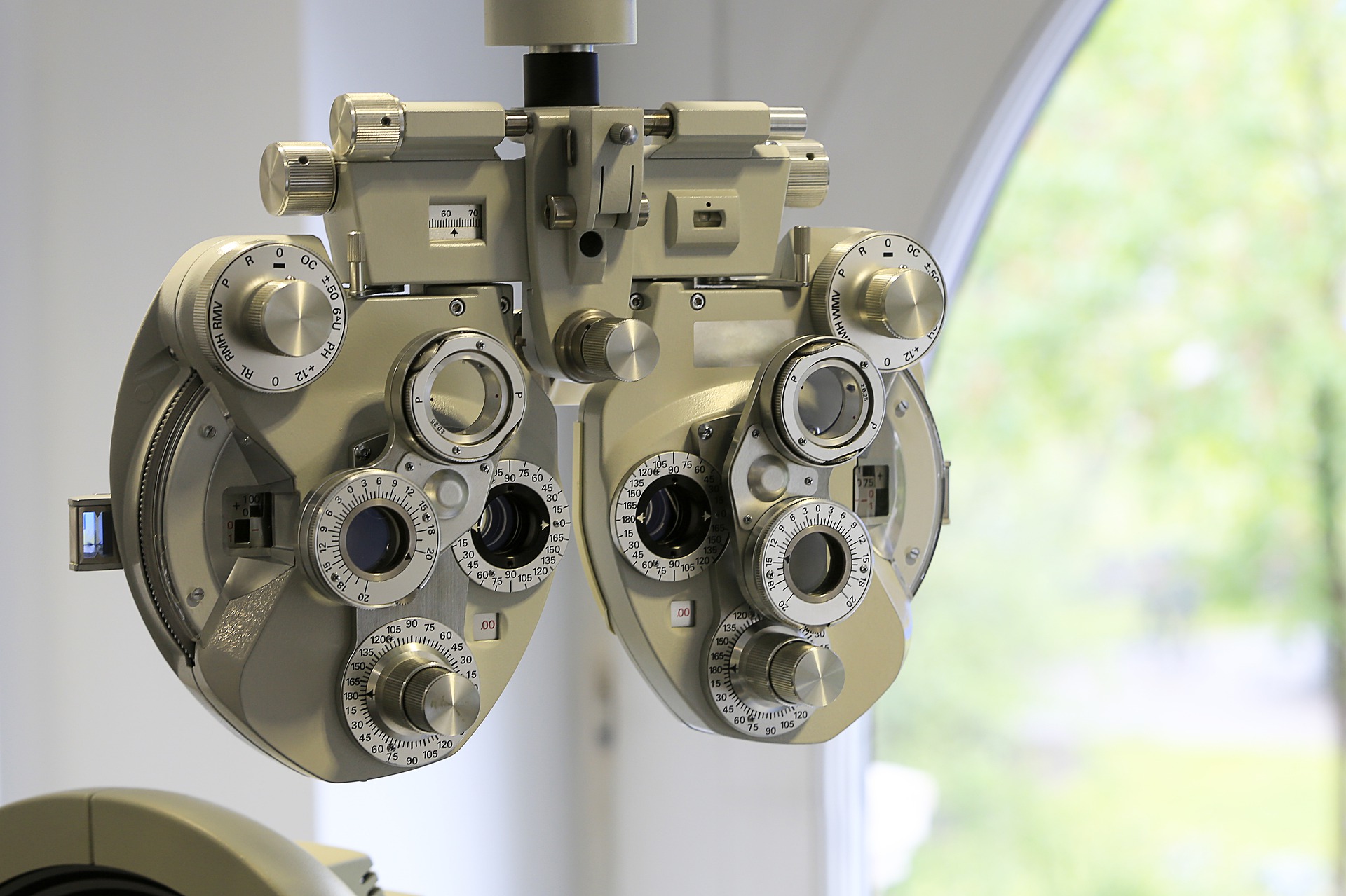 Przyrząd do badania optometrycznego.