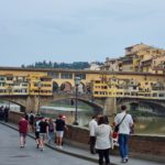 widok z ulicy na Ponte Vecchio