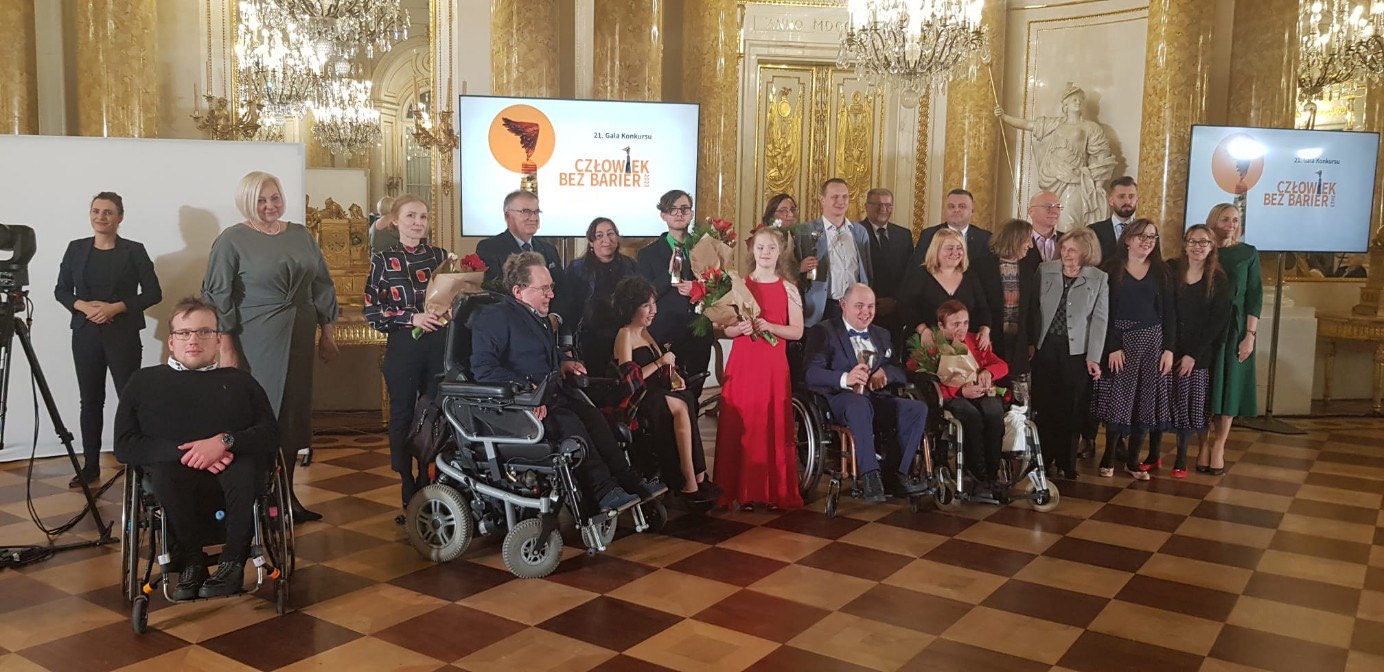 Zwycięzcy konkursu na Zamku Królewskim podczas uroczystej gali.