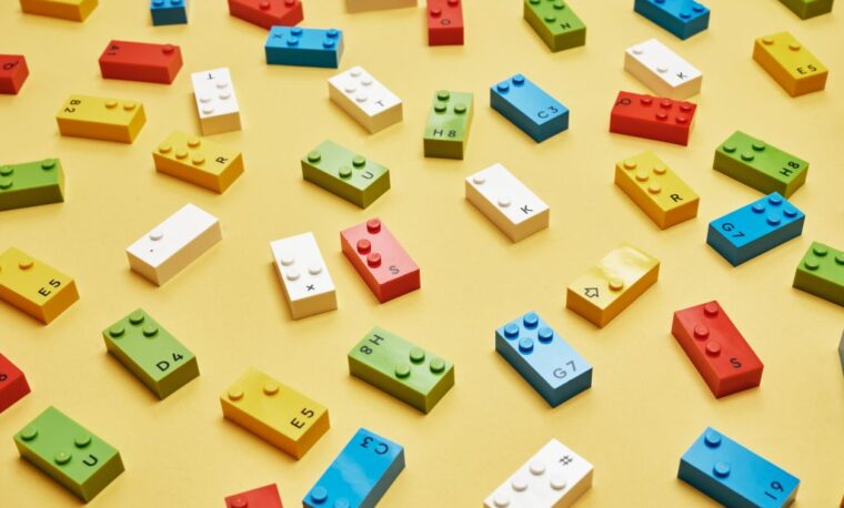 Klocki LEGO do nauki brajla.