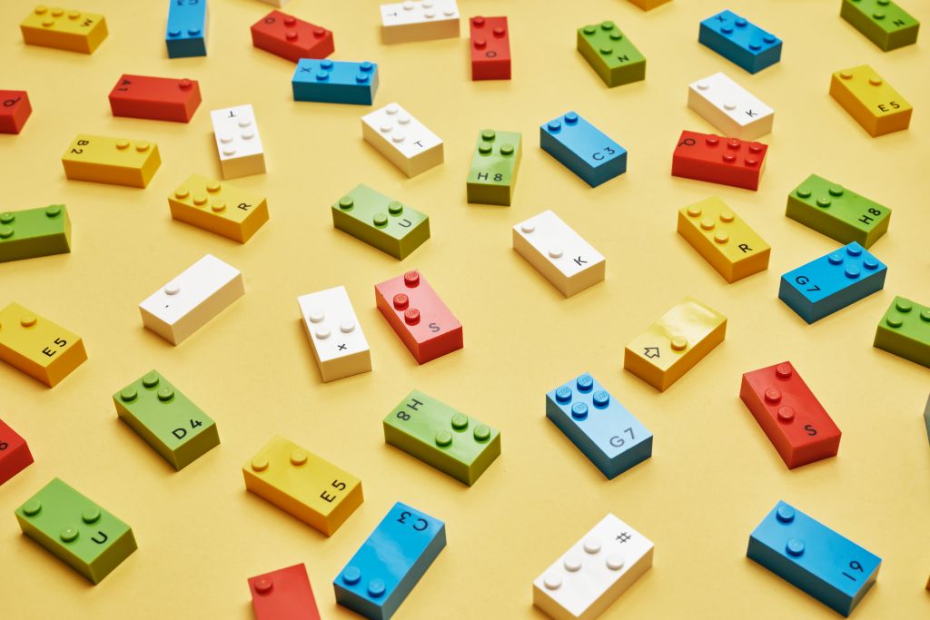 Klocki LEGO do nauki brajla.