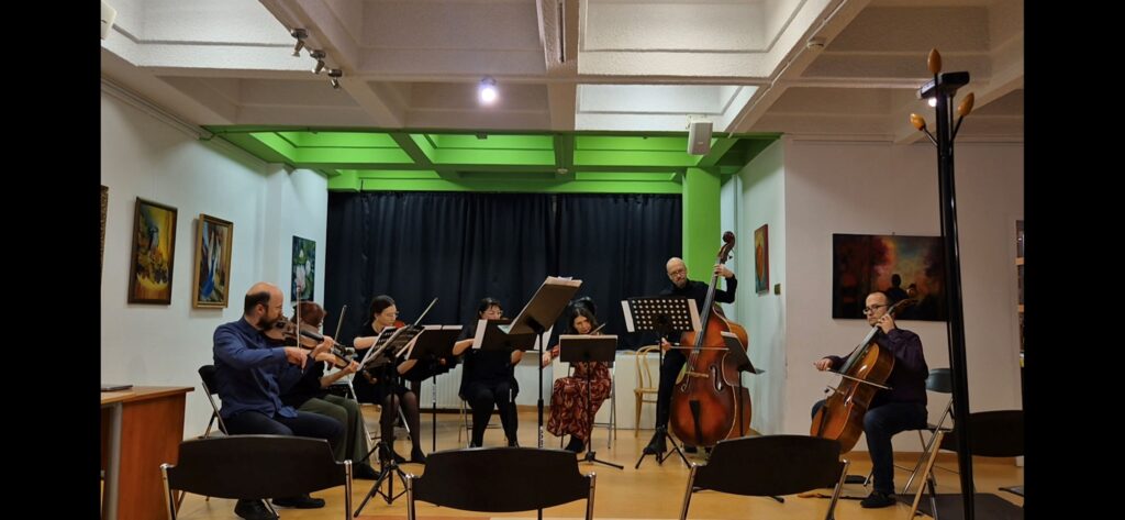 Muzycy z zespołu Furibondo podczas koncertu.