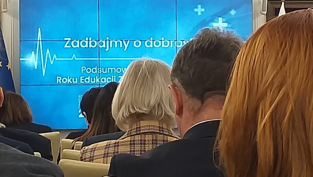 Uczestnicy słuchają prelegentów konferencji w Senacie RP.