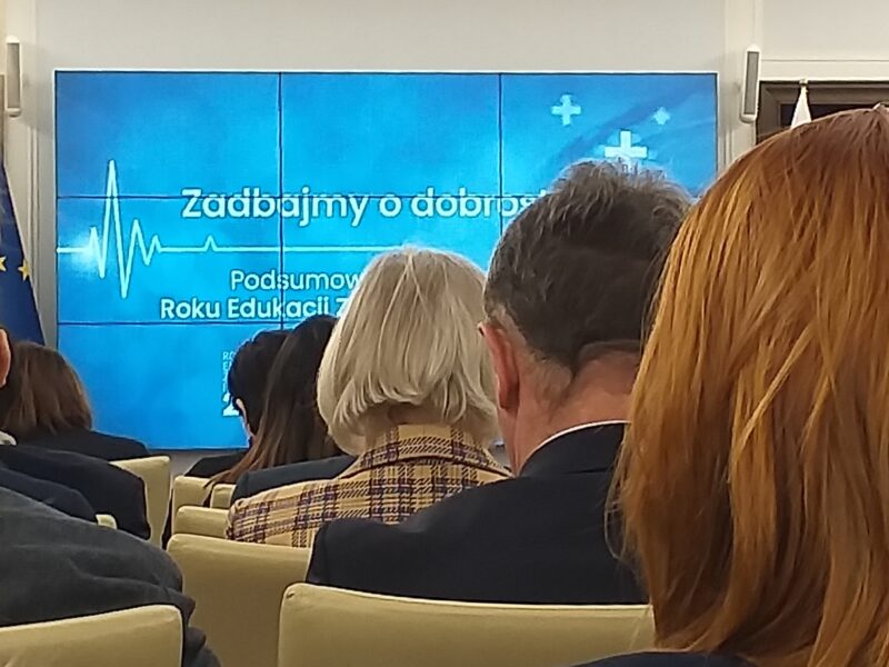Uczestnicy słuchają prelegentów konferencji w Senacie RP.