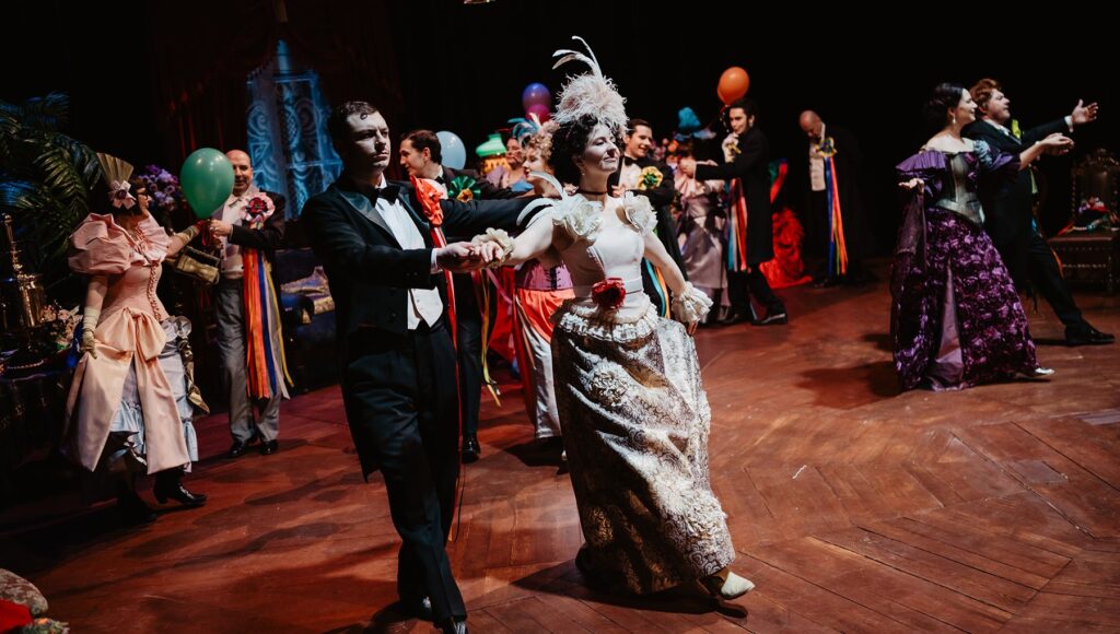 Zdjęcie spektaklu "Dom otwarty".