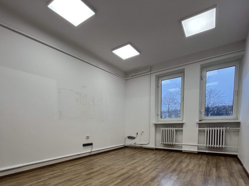 Pokój biurowy na ul. Jasnej w Warszawie.