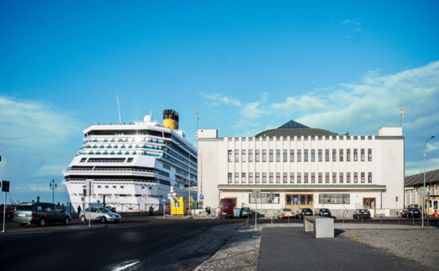 Budynek Muzeum Emigracji w Gdyni. Znajduje się on w dawnym dworcu morskim.