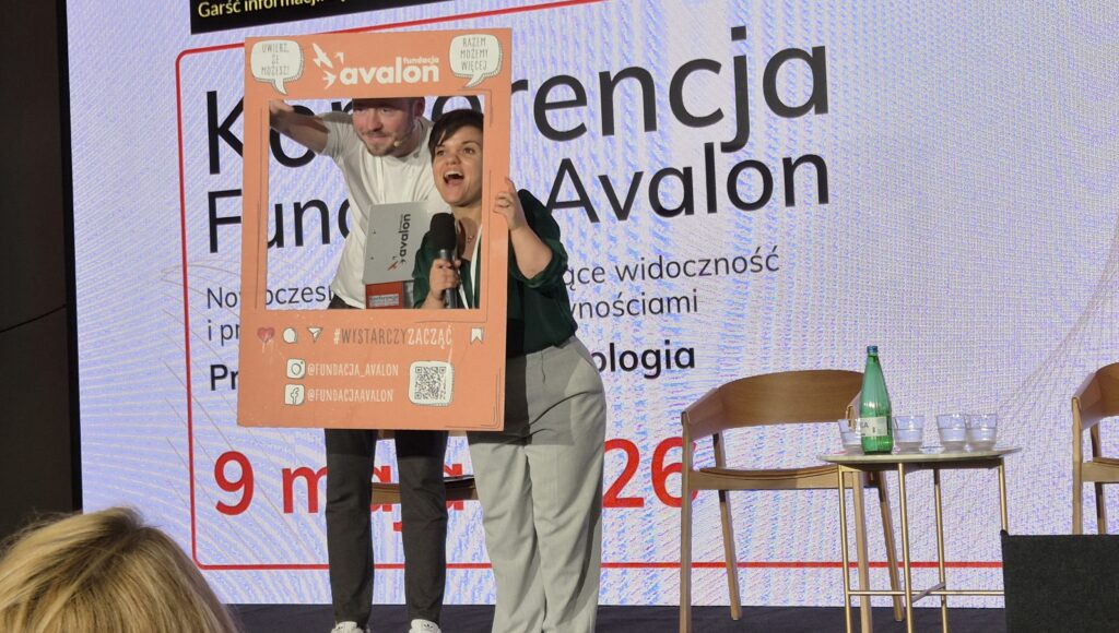 Na zdjęciu prowadzący Konferencję Fundacji Avalon.
