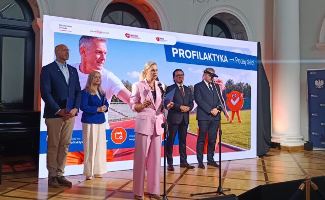 Minister Zdrowia, Minister Edukacji, Minister Sportu i Turystyki oraz Minister Aktywów Państwowych inaugurują kampanię w Ministerstwie Zdrowia.