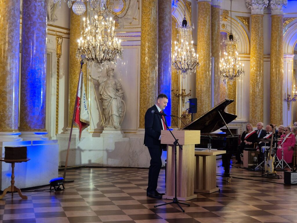 Na zdjęciu prezes ZG PZN na gali jubileuszowej 75-lecia.