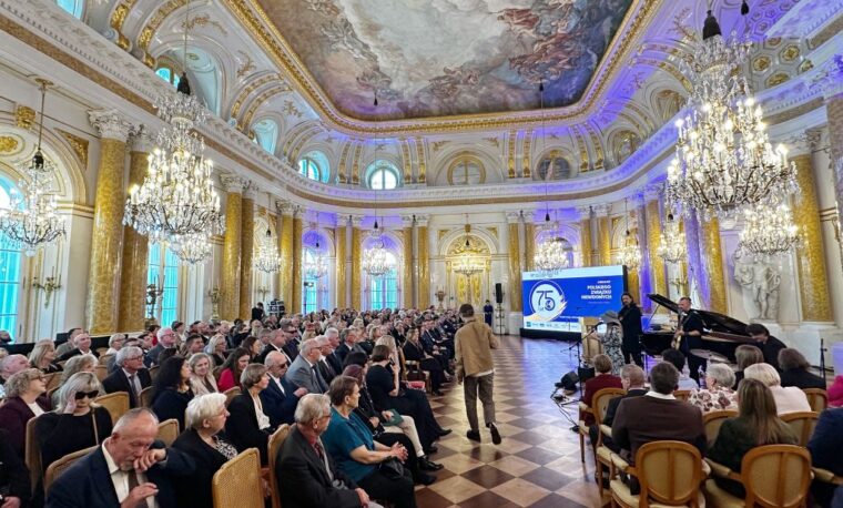 Uczestnicy gali jubileuszu w Sali Złotej Zamku Królewskiego