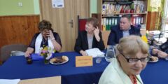 Prezydium Zjazdu - z lewej strony sieci prezes ZG Anna Woźniak-Szymańska